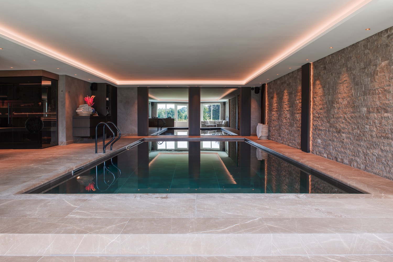 luxe binnenzwembad