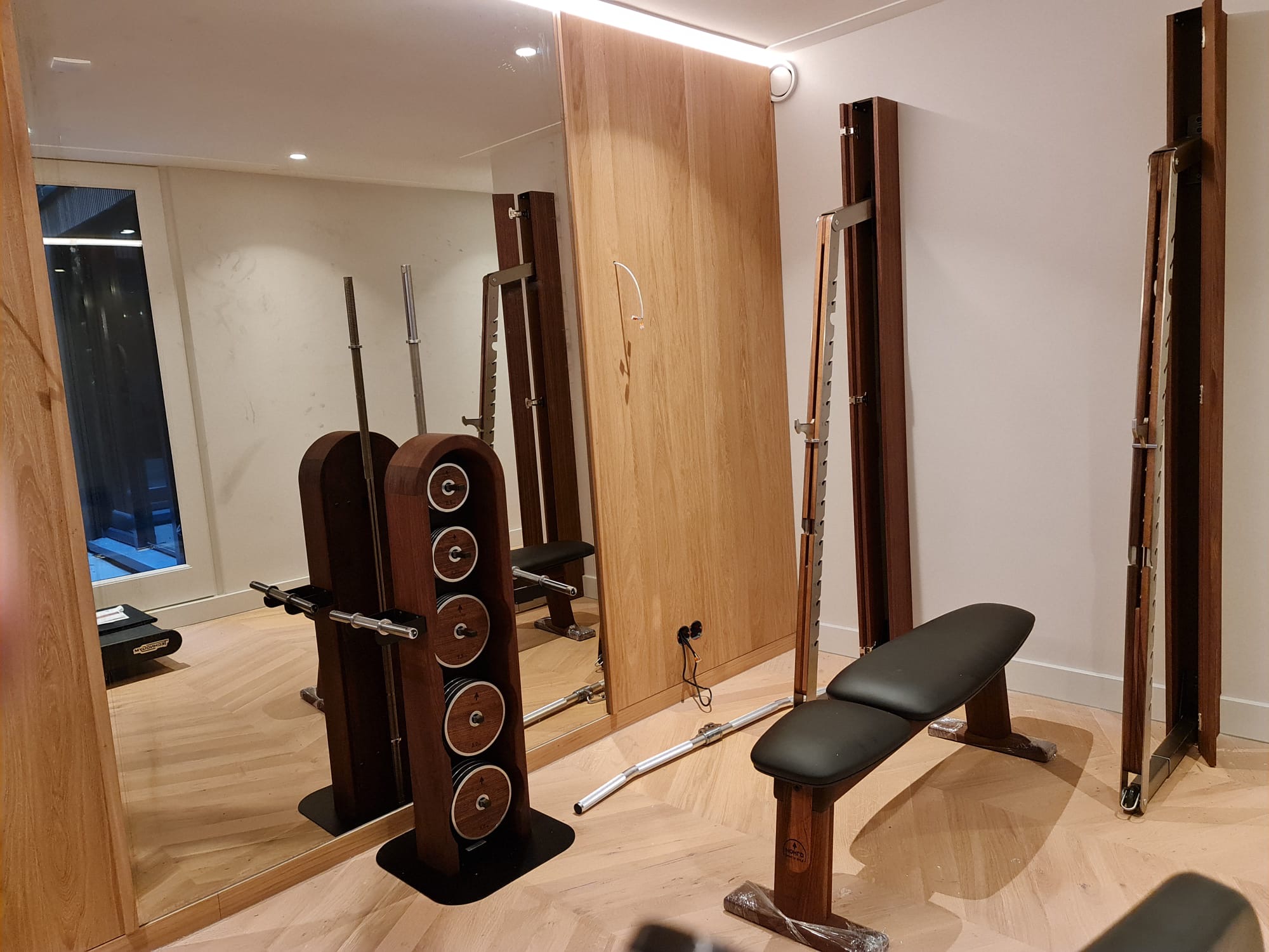 fitness ruimte met spiegel