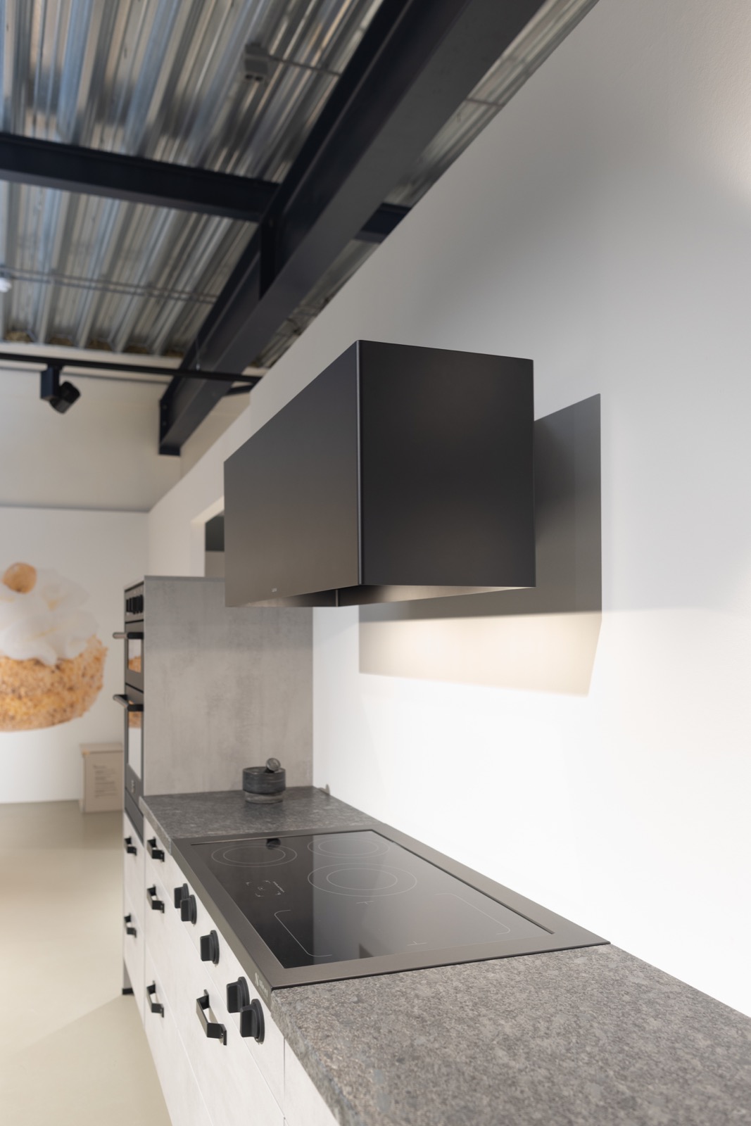 keuken met moderne afzuiging