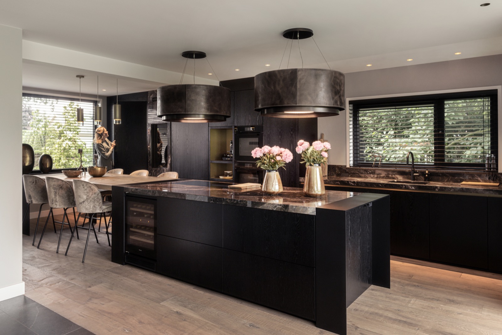 keuken met luxe afzuigkappen