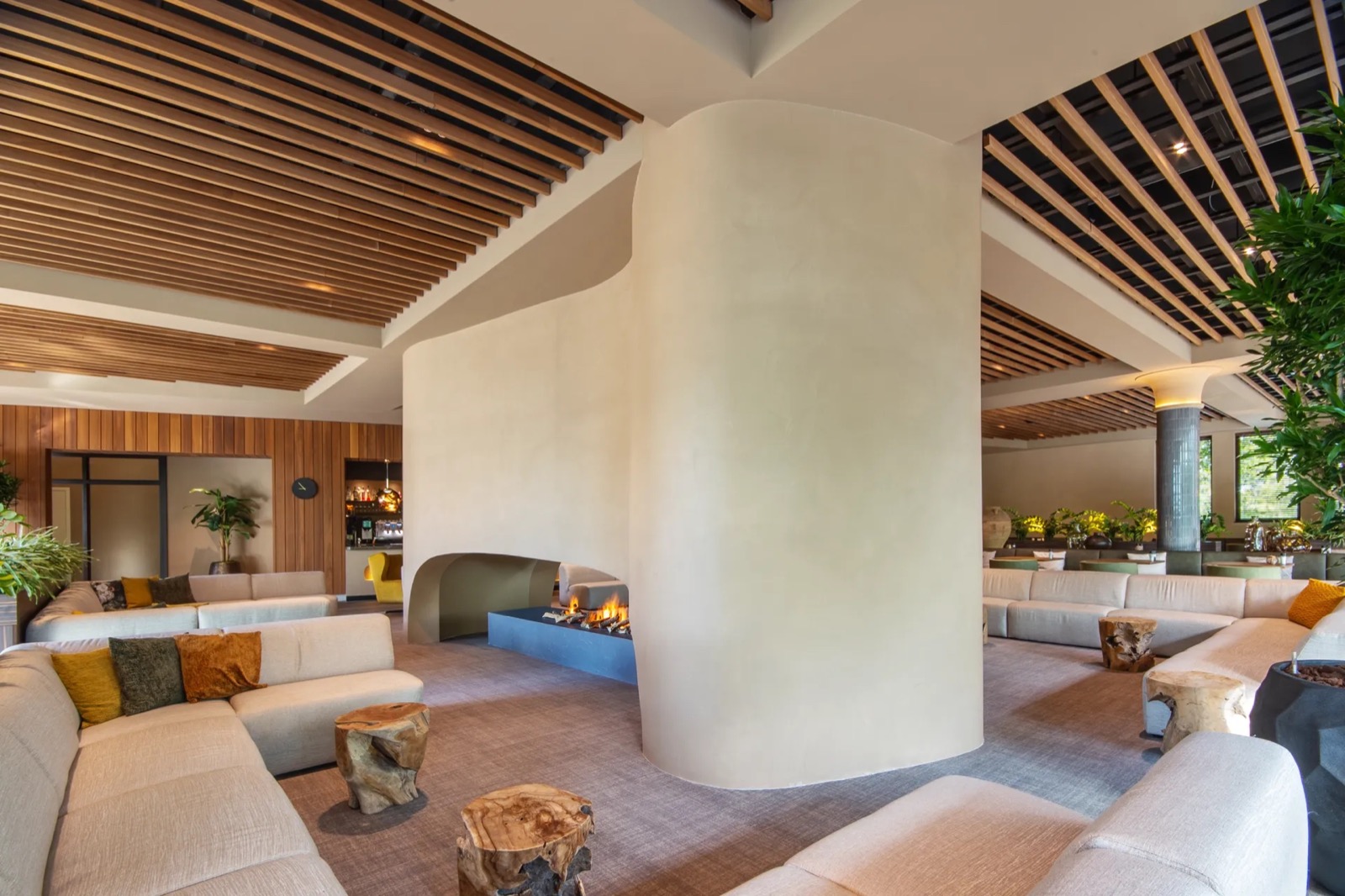 loungeruimte met luxe wandafwerking