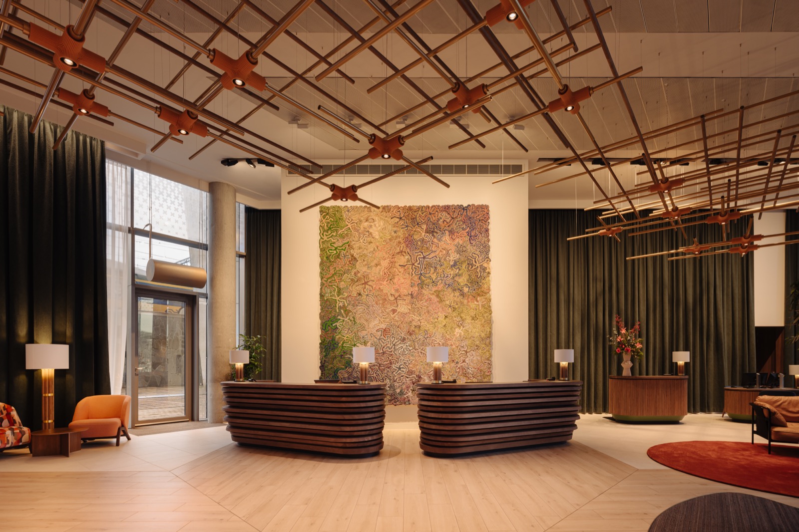 lobby met luxe ontvangstbalie