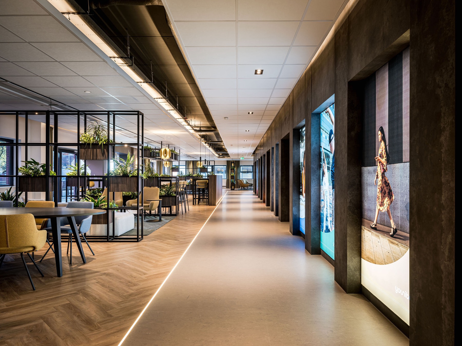 kantoor interieur met luxe meubels