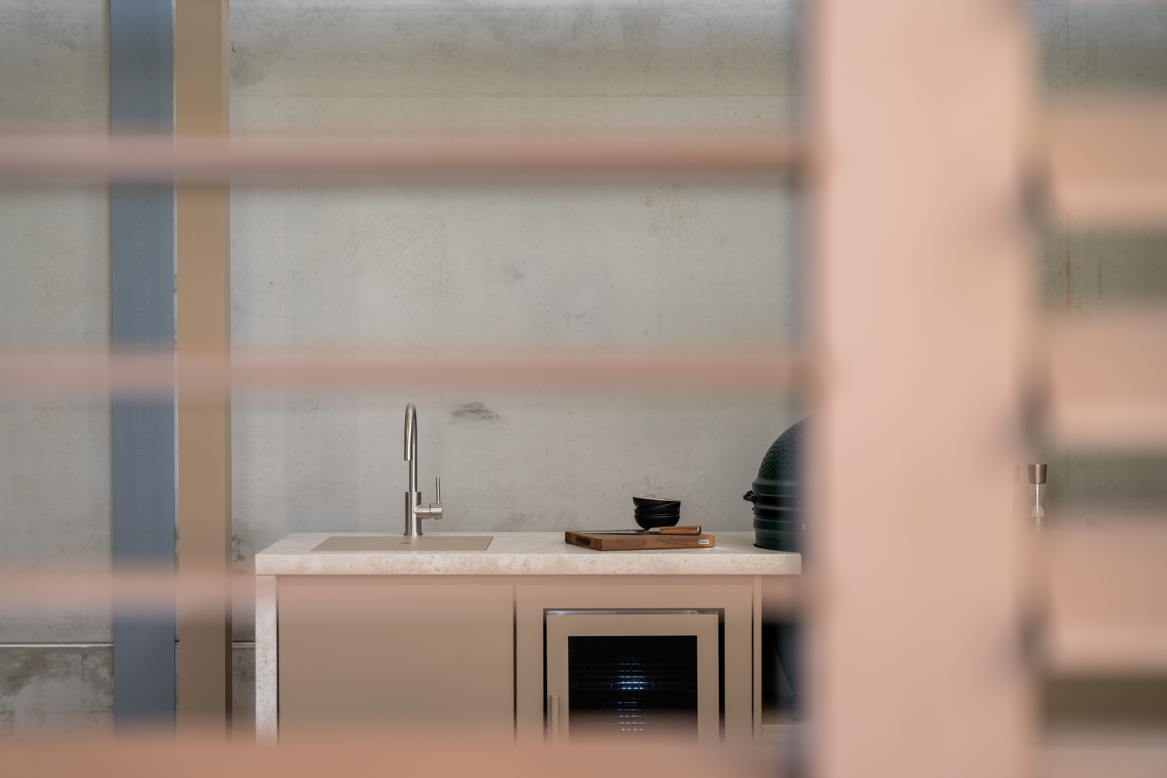 buitenkeuken design onder overkapping