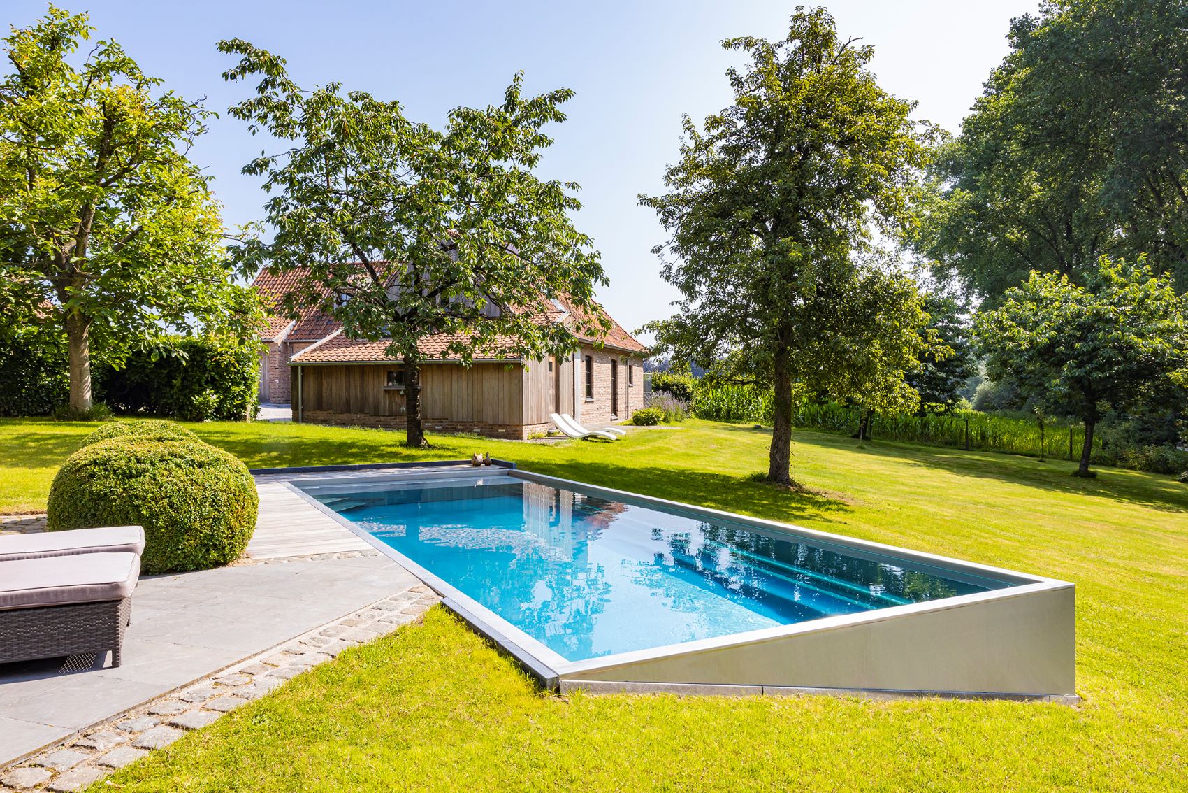inox zwembad in tuin
