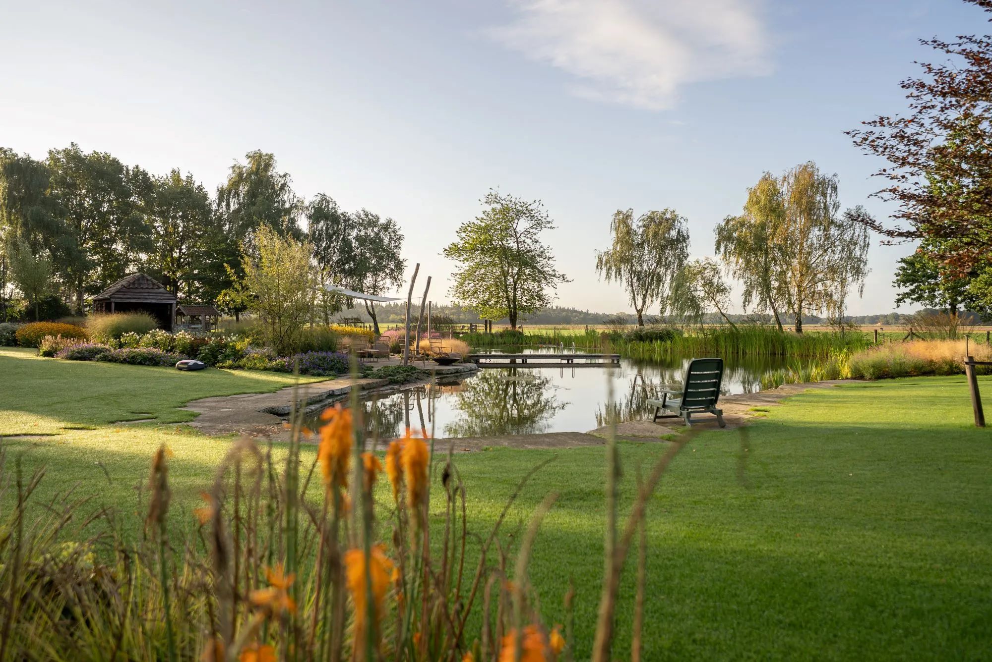 luxe tuin met vijver