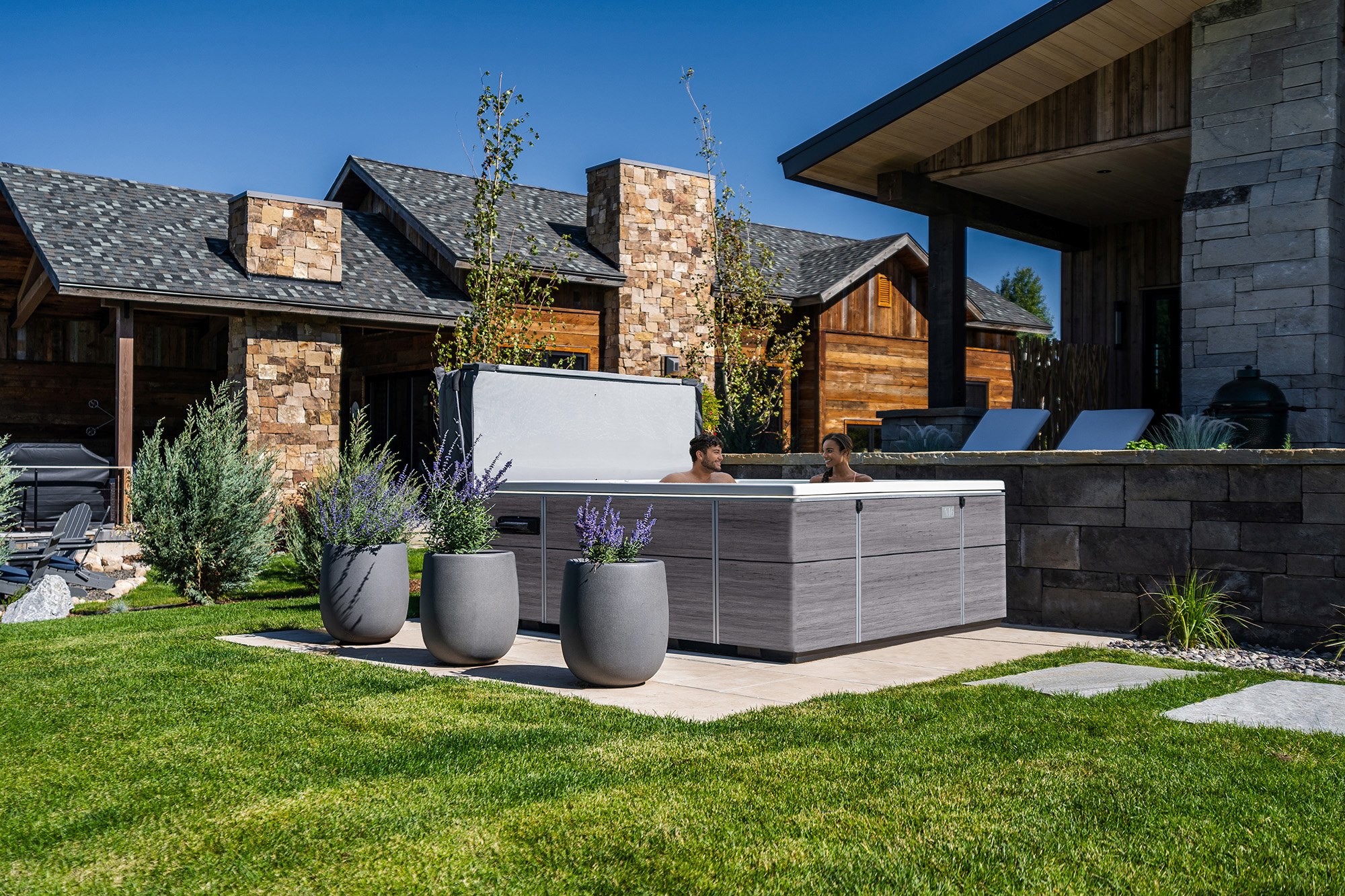 luxe whirlpool in tuin