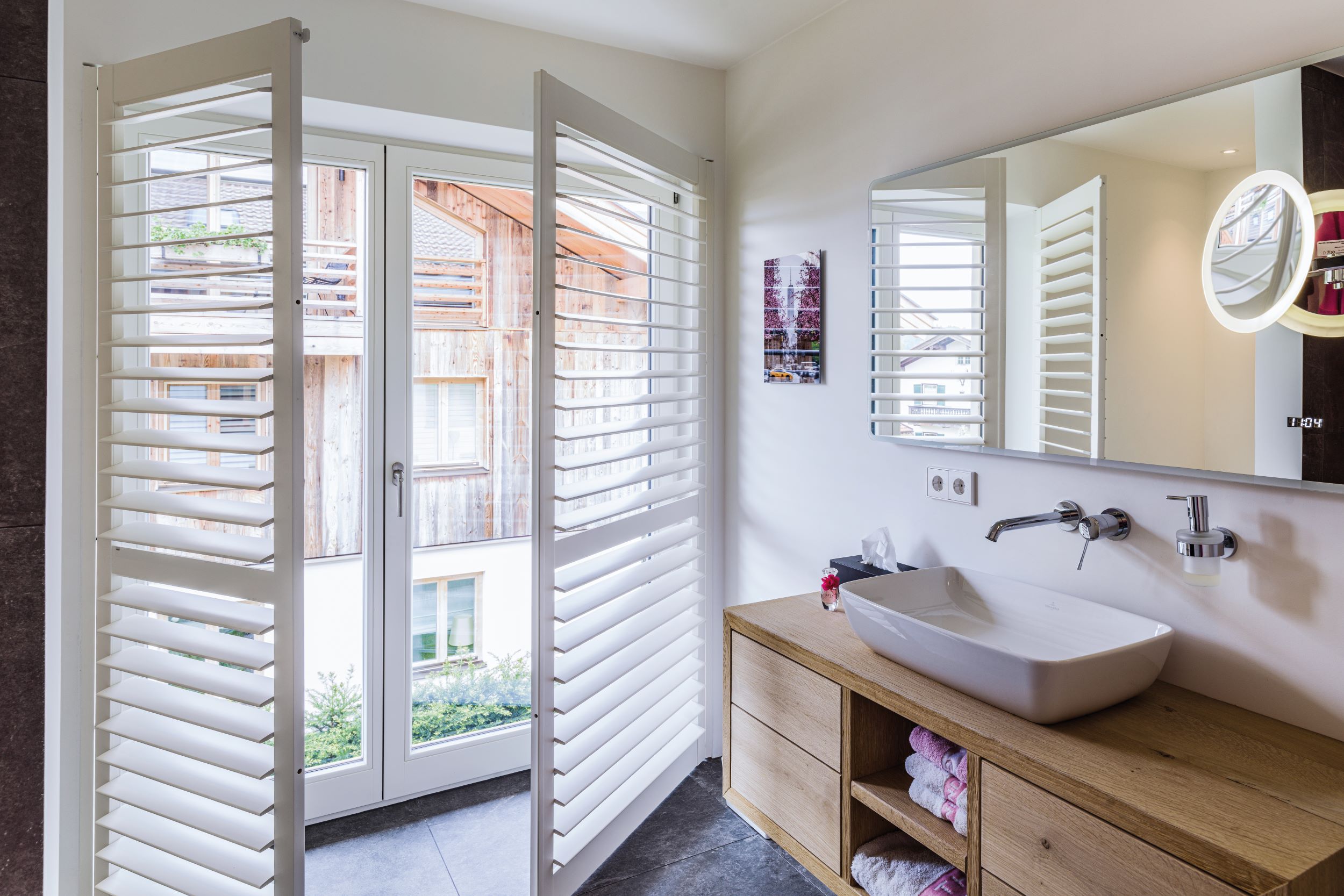 Luxe shutters